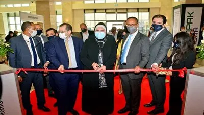 وزيرة التجارة تفتتح الدورة التاسعة لمعرض 