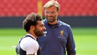 حيلة جديدة من كلوب لبقاء محمد صلاح مع ليفربول 