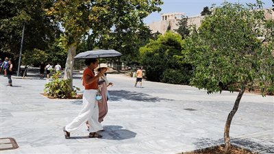 رئيس وزراء اليونان: نواجه أسوأ موجة حر منذ أكثر من 30 عاما