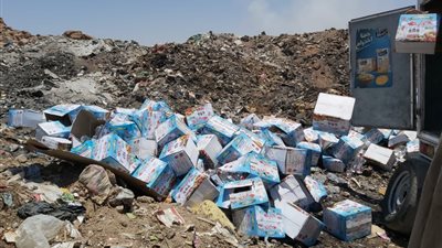 إعدام أكثر من نصف طن مواد غذائية غير صالحة للاستهلاك الآدمي بأسوان
