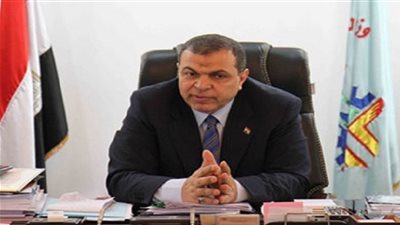 القوى العاملة تعلن توفير 98 فرصة عمل فى 26 مهنة بالبحر الأحمر