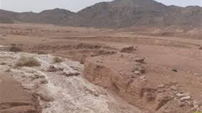 رئيس قطاع المياه الجوفية يناقش خطة مواجهة السيول (صور)