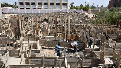 محافظ الفيوم يتفقد إنشاءات مشروعات حياة كريمة بمركز يوسف الصديق (صور)