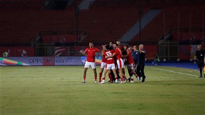 عاجل.. الأهلي يتخذ قراره النهائي بشأن بيع نجم الفريق