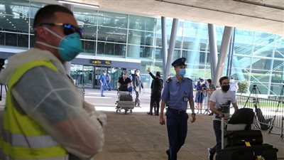 الجزائر تمدد تدابير الحجر الصحي في 37 ولاية للحد من تفشي كورونا