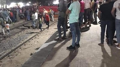 أطلق عليهما النار.. تفاصيل مشاجرة شقيقين وأمين شرطة بمزلقان بشبين القناطر