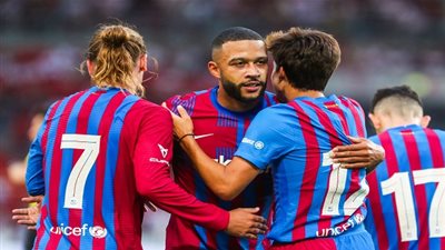 وكيل نجم برشلونة يعرضه على ليفربول من جديد