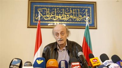 جنبلاط يعلق على التصعيد بين إسرائيل وحزب الله