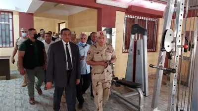محافظ البحيرة وقائد المنطقة الشمالية العسكرية يتابعان حياة كريمة (صور)