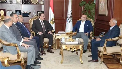 لقاء لمحافظ بني سويف نقيب المهندسين لمناقشة آليات التعاون المشترك