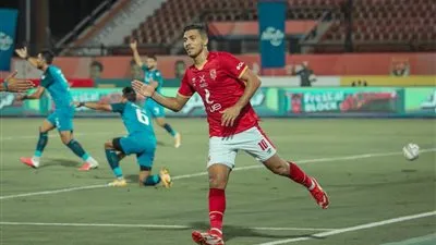 5 أهداف تفصل محمد شريف عن رقم تاريخي مع الأهلي في الدوري 