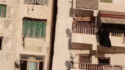 164 عقارا مائلا بالإسكندرية.. والمحافظ: سنحاسب المقصرين (فيديو وصور)