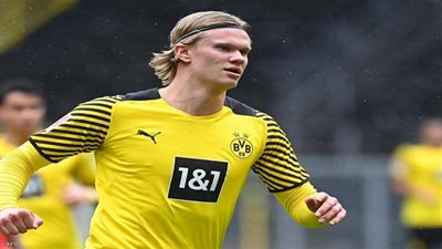 هالاند يحسم مستقبله مع بروسيا دورتموند