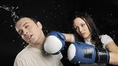 استشاري: المرأة تمارس العنف البدني ضد الزوج في هذه الحالة (فيديو)