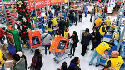 انخفاض معنويات المستهلكين الأمريكيين إلى أدنى مستوى لها في عشر سنوات