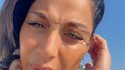 بسمة وهبة تستغيث في عرض البحر: 