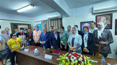 محافظ بورسعيد يتفقد مبادرة 