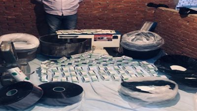 إحباط محاولة أحد العناصر الإجرامية بالإسكندرية لتصنيع العقاقير المخدرة