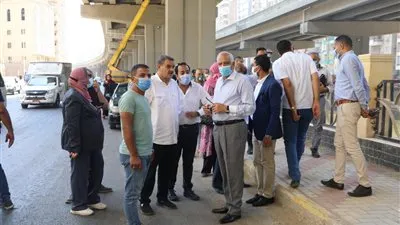 قبل افتتاحه.. محافظ الجيزة يتفقد محور أنور السادات 
