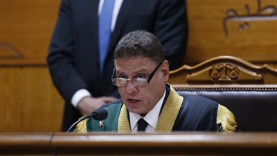 تأجيل محاكمة محمود عزت بقضية اقتحام الحدود الشرقية لـ3 أكتوبر