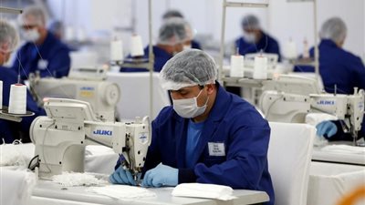 نائب جهاز تنمية المشروعات يشرح للشباب كيفية إقامة مشروعات صغيرة ومتوسطة