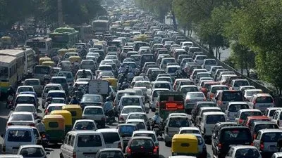 كثافات مرورية بشوارع القاهرة والجيزة