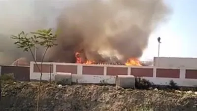 حريق هائل بمخازن شركة أغذية في البحيرة (صور)
