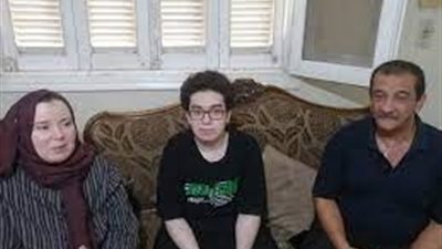 والدة الثانى مكرر علمى رياضة: ابنى قالى أنا هكون من الأوائل ووزير التعليم هيكلمك (فيديو)