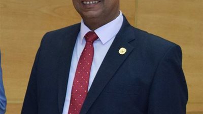 قرار جمهوري بتعيين الدكتور حازم درويش عميدا لعلوم سوهاج