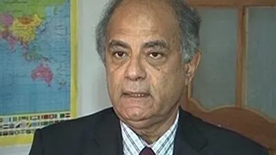 دبلوماسي سابق: الرئيس الأمريكي سيدفع ثمن الانسحاب من أفغانستان 