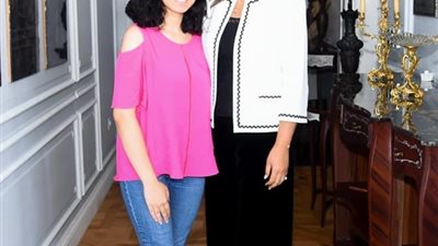  نبيلة مكرم تلتقي صاحبة المركز الأول بالثانوية العامة