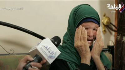 ابن يعذب أمه ويجبرها على التنازل عن أملاكها (فيديو)