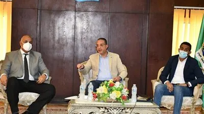 محافظ الفيوم يتابع مع لجنة التخطيط المحلي موقف تنفيذ مشرعات