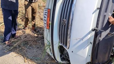 بالأسماء..  13 مصابا بينهم 7 أطفال في حادث انقلاب ميكروباص ببورسعيد