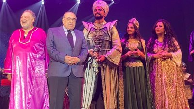 الفقي ومميش والشريف يحضرون مسرحية 