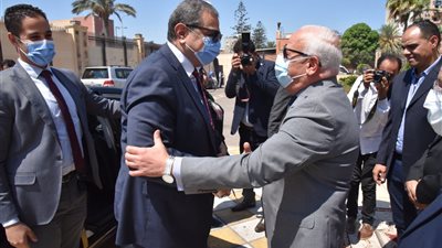 محافظ بورسعيد يستقبل وزير القوى العاملة بديوان عام المحافظة