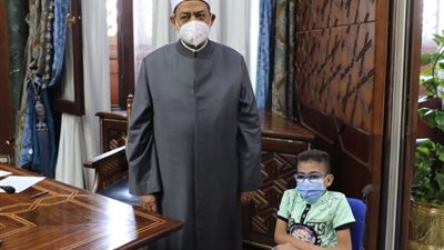 الإمام الأكبر يكرم المتميزين بالأزهر.. ويؤكد دعمه للإبداع والابتكار