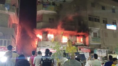 إخماد حريق مخزن أحذية بالعمرانية.. والدفاع المدني يجري عمليات التبريد