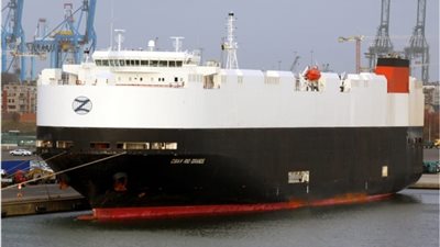 تفريغ 1200 سيارة وشحن 6300 طن صودا كاوية بميناء غرب بورسعيد