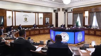 مدبولي: تكليفات من الرئيس بزيادة معدلات تسليم السيارات العاملة بالغاز الطبيعي