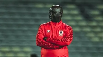 الكشف عن موقف موسيماني من تدعيم خط دفاعه بالموسم الجديد