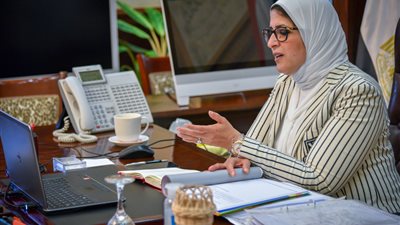 مؤتمر صحفي لوزيرة الصحة لعرض مستجدات لقاحات كورونا