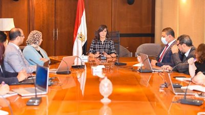 الهجرة: إعداد قوائم ببيانات المسافرين وإرسالها للصحة لتلقي لقاح كورونا