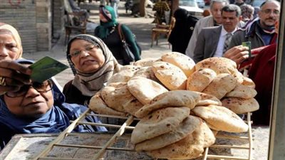 وقف سيستم صرف الخبز والسلع اليوم.. و4 رسائل مطمئنة من التموين