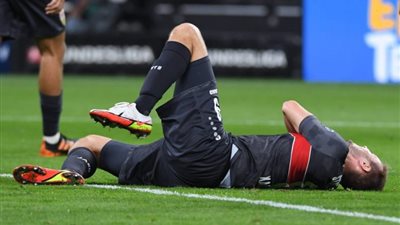 شتوتجارت يعلن غياب نجم الفريق لمدة أشهر بسبب الإصابة