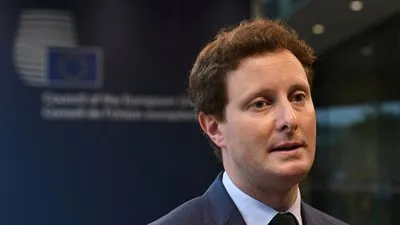 وزير الشئون الأوروبية الفرنسي يرجح انتهاء عمليات الإجلاء الفرنسية الخميس