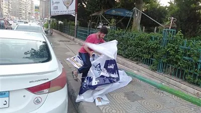 رفع الإعلانات المخالفة في حملة مكبرة بشوارع المنصورة 
