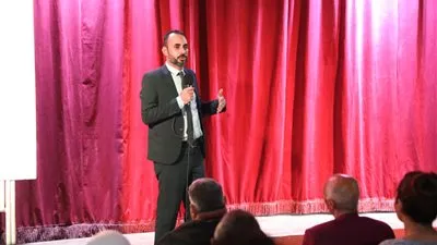 رئيس الأسقفية يكرم المشاركين بمشروع 