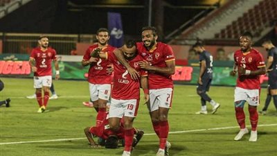 الرحيل اقترب.. نجم الأهلي يوافق على الانتقال إلى هذا الفريق