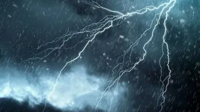 أمطار رعدية وتقلبات جوية.. تنبيه عاجل بشأن طقس غدا الجمعة